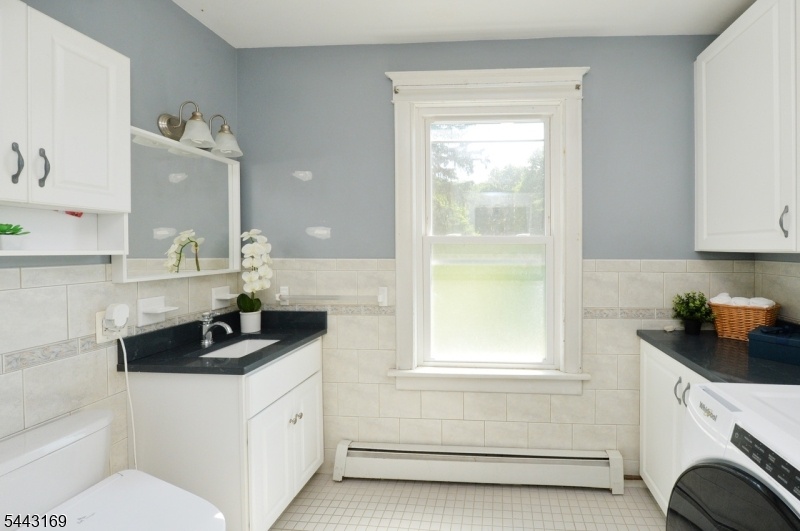 2nd Floor Full Bath