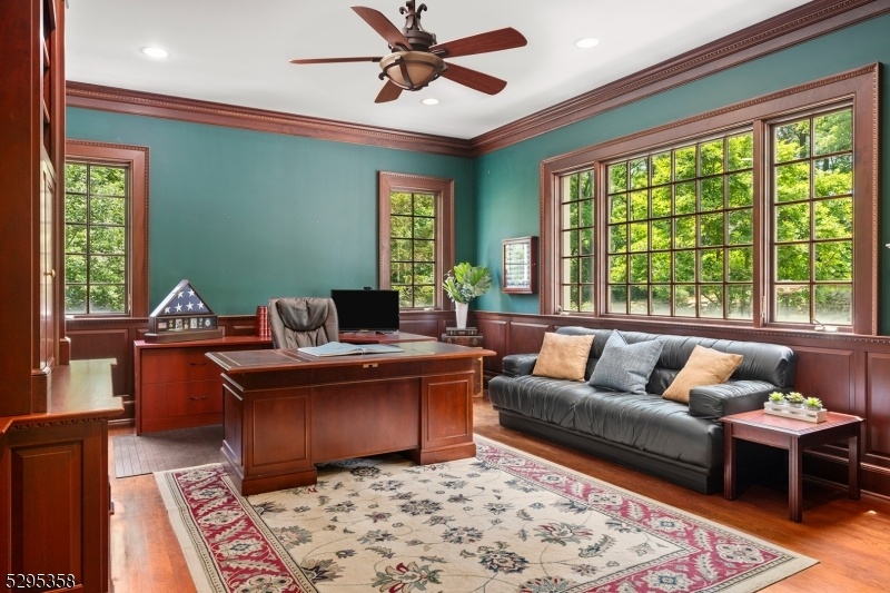 Custom Library / Office