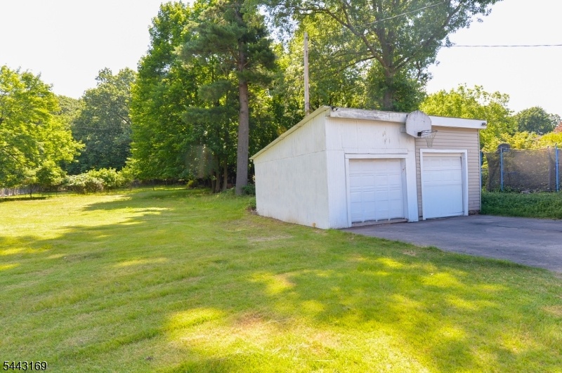 Detached Garage