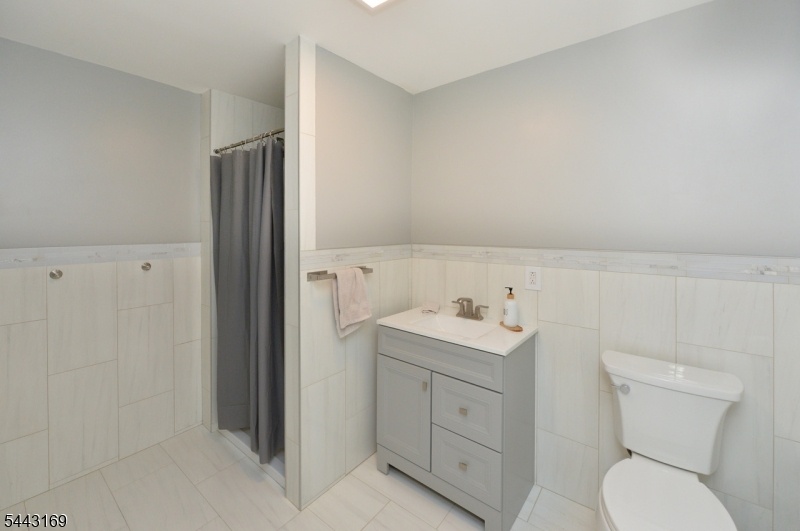 3rd Floor Bath
