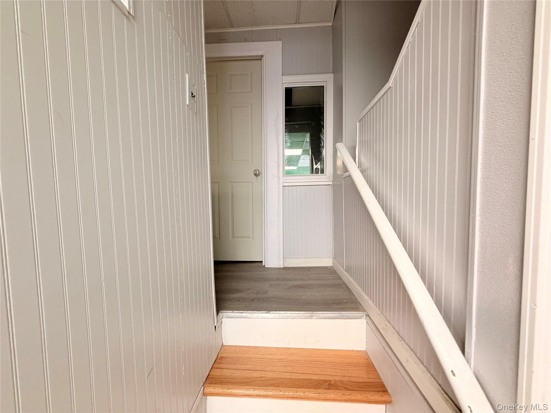 stair to the 2nd floor apartments