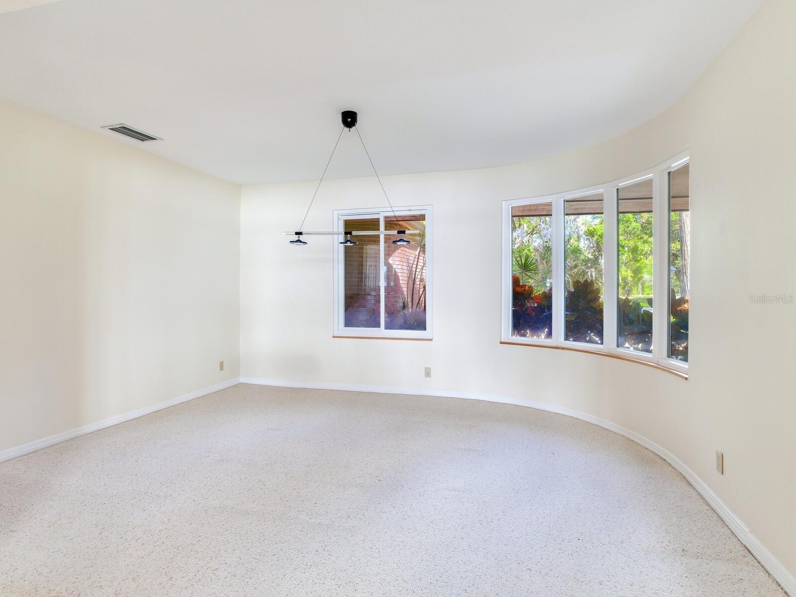 Formal Dining