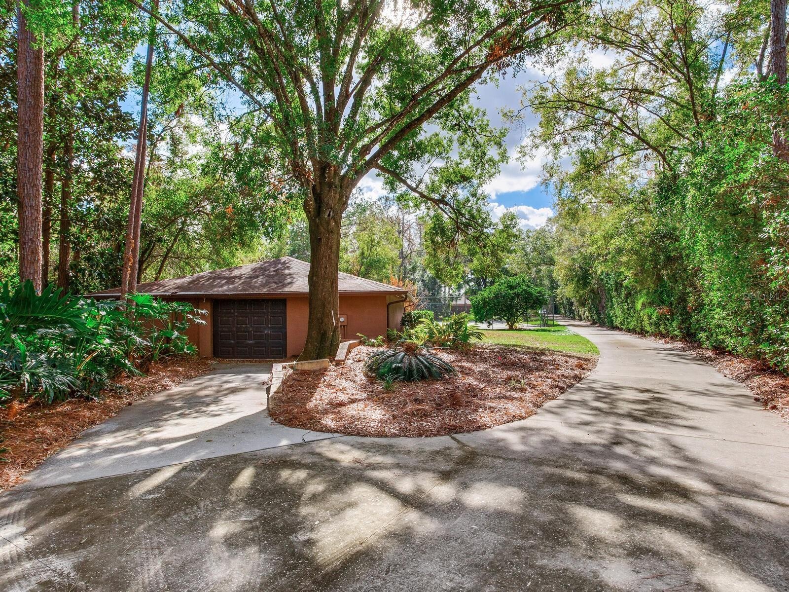 Entrance / Additional Detached Garage