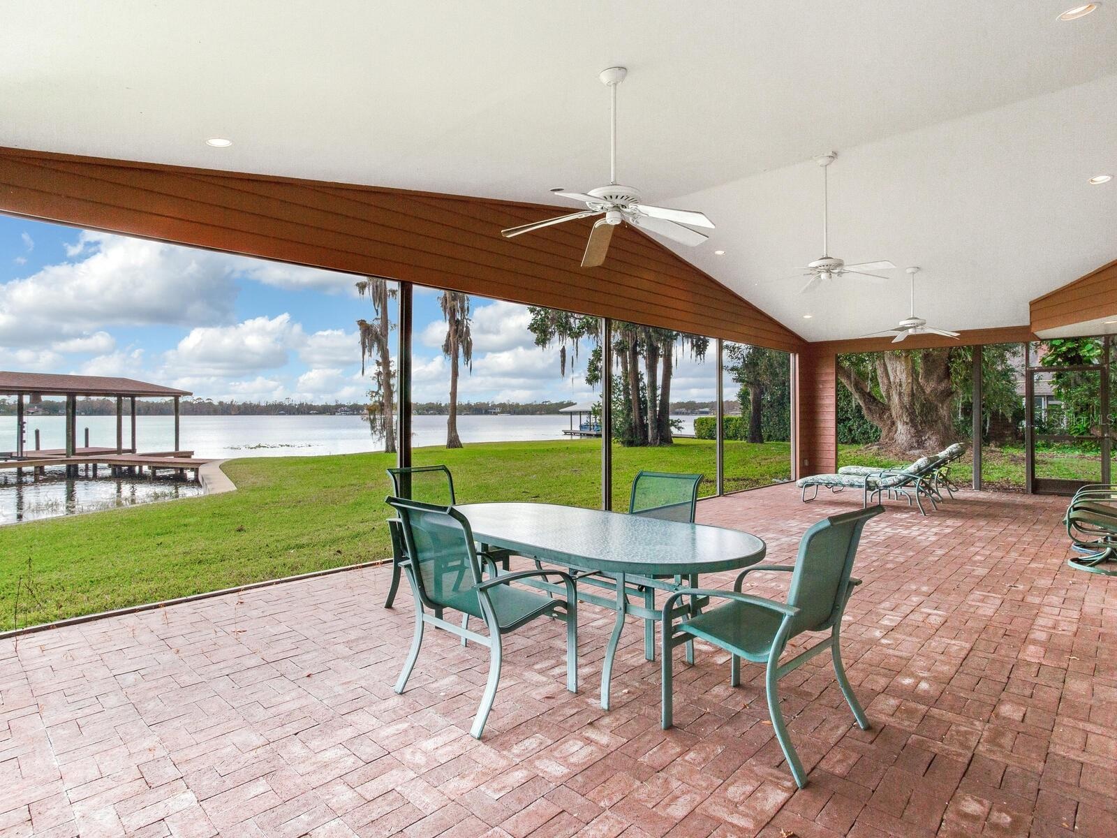 Lanai Lake View