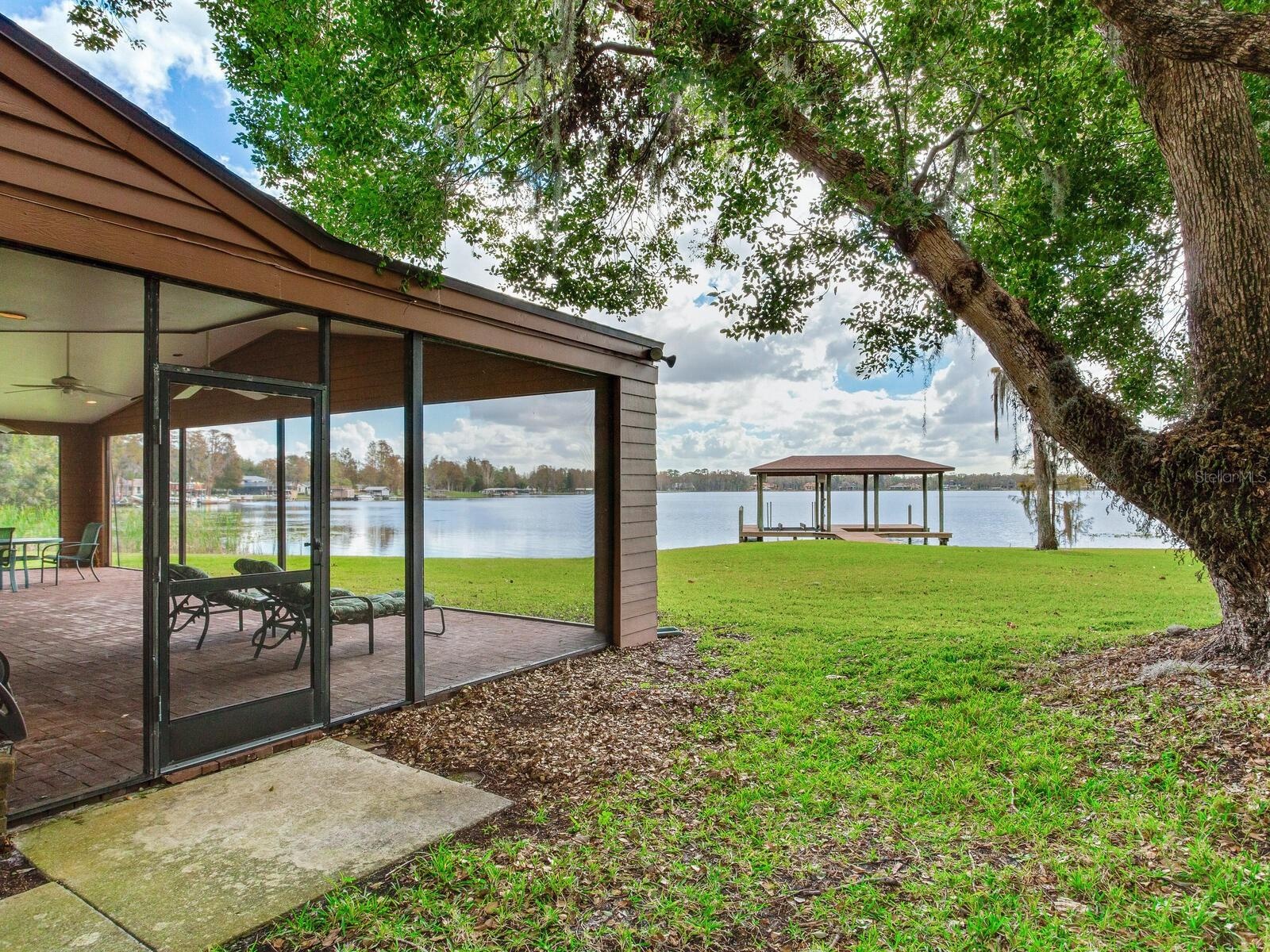 Side-yard / Lake View