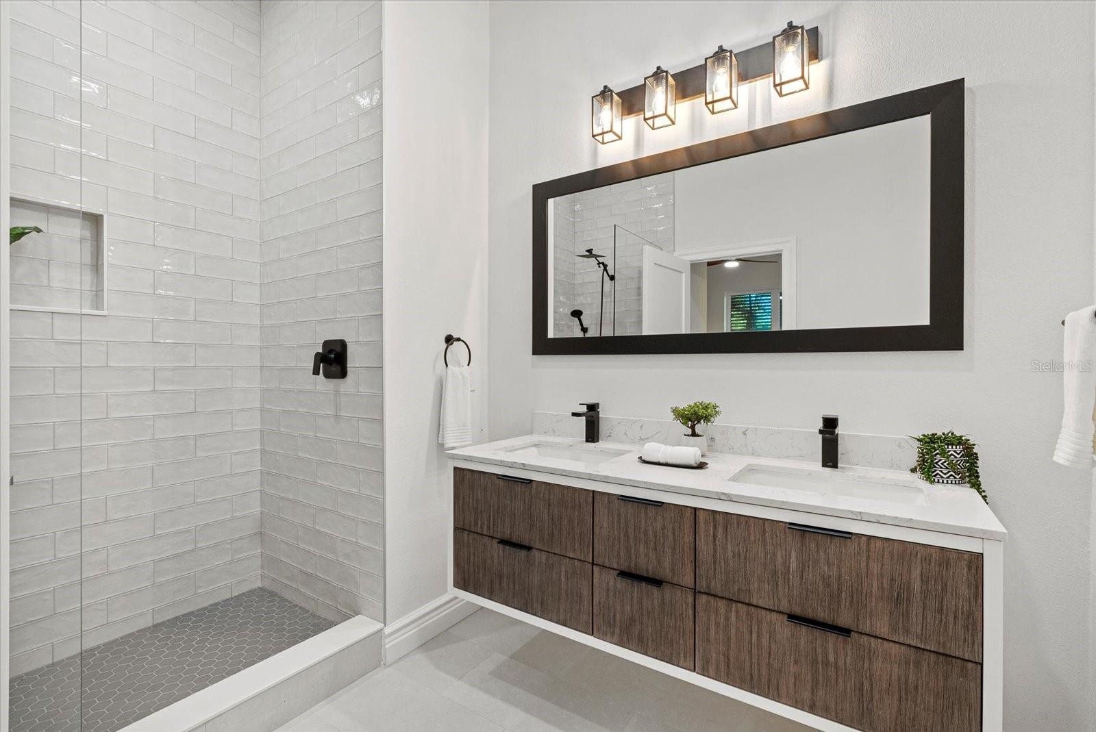 Guest Bedroom 2 En-Suite