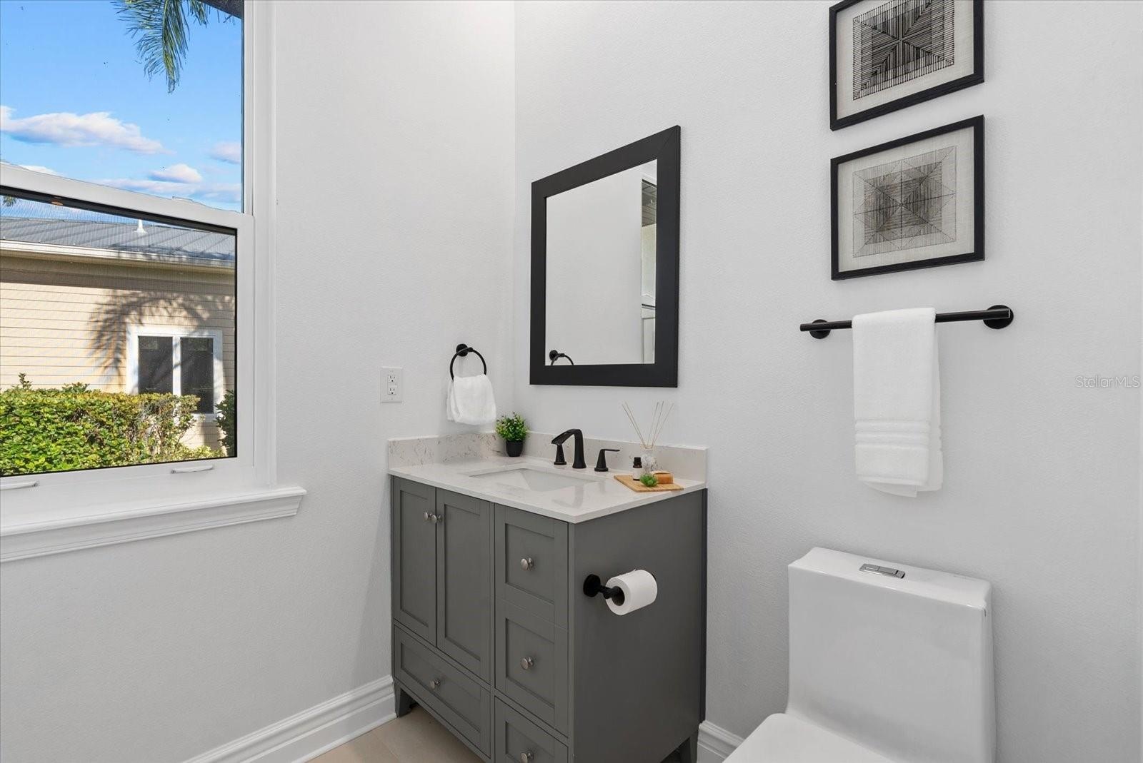 Guest 1/2 Bathroom