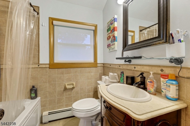 1st fl Bathroom