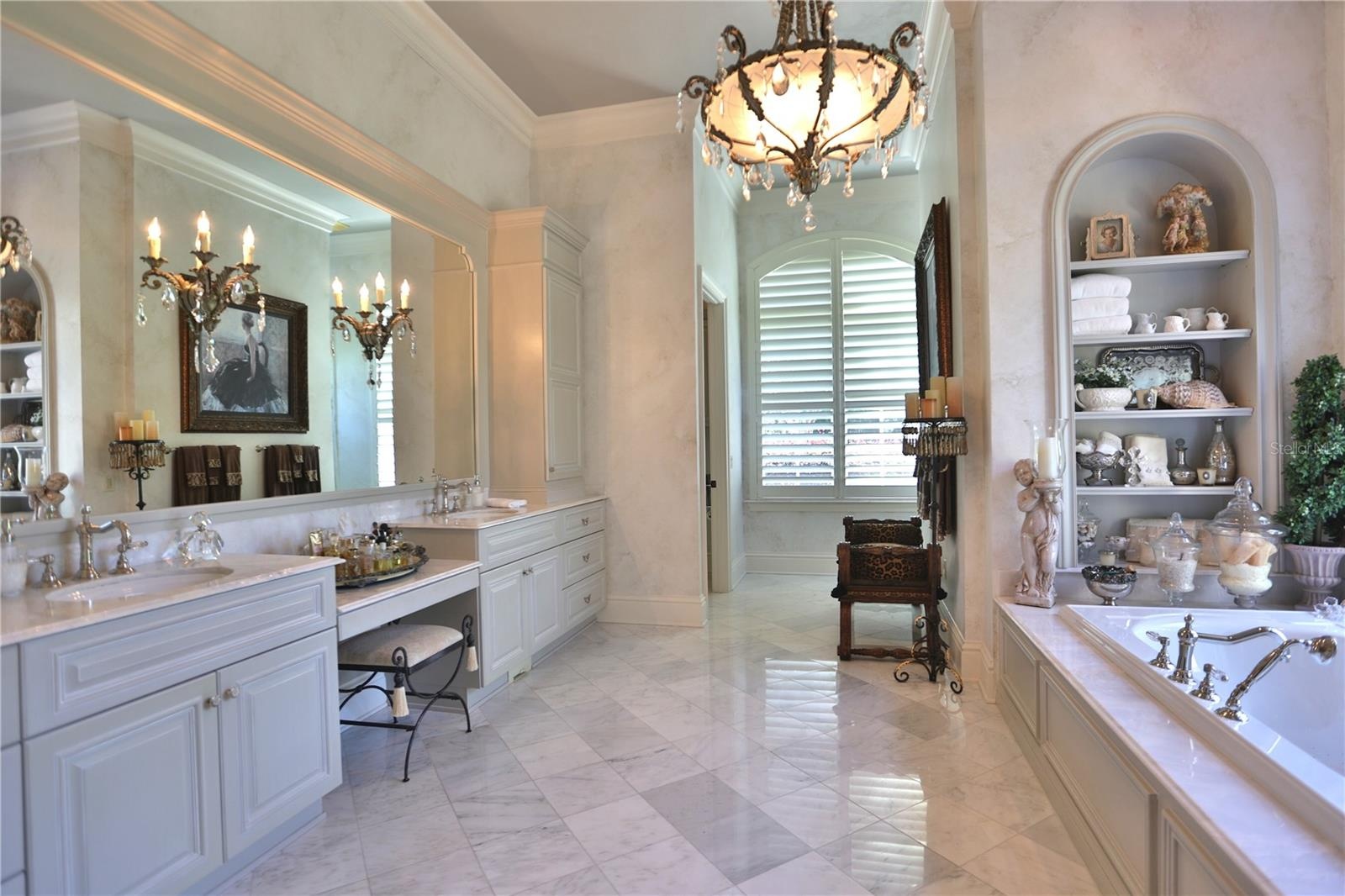 Owners Luxurious Bath