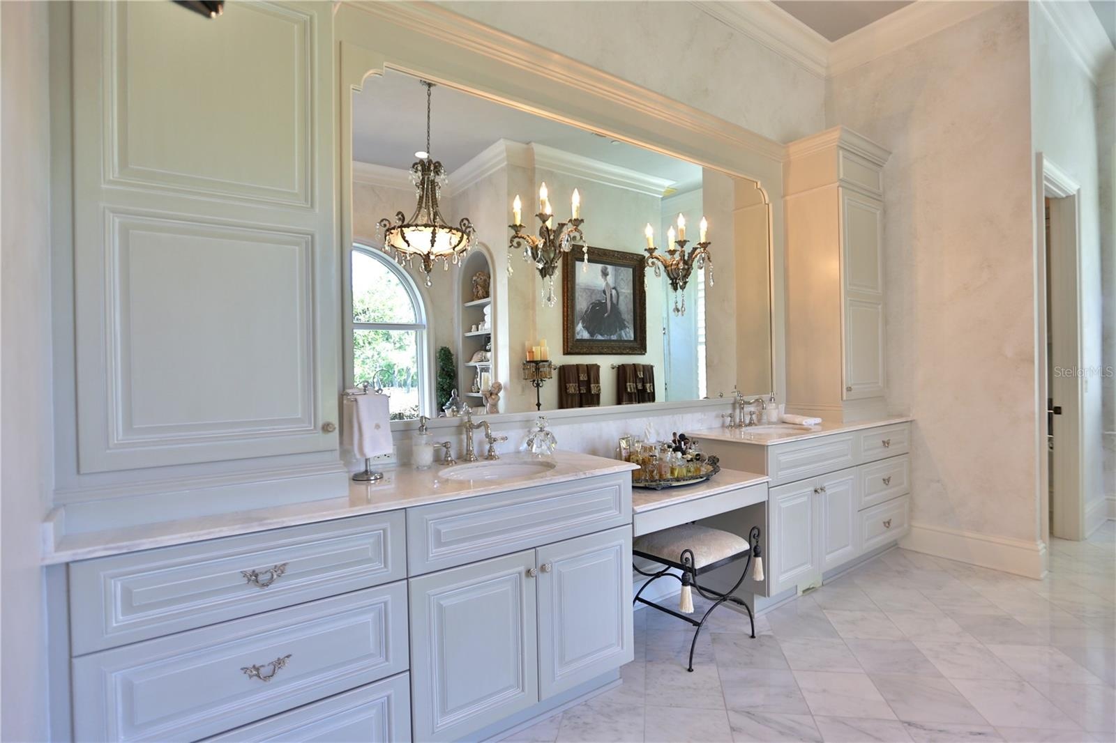 Owners Luxurious Bath