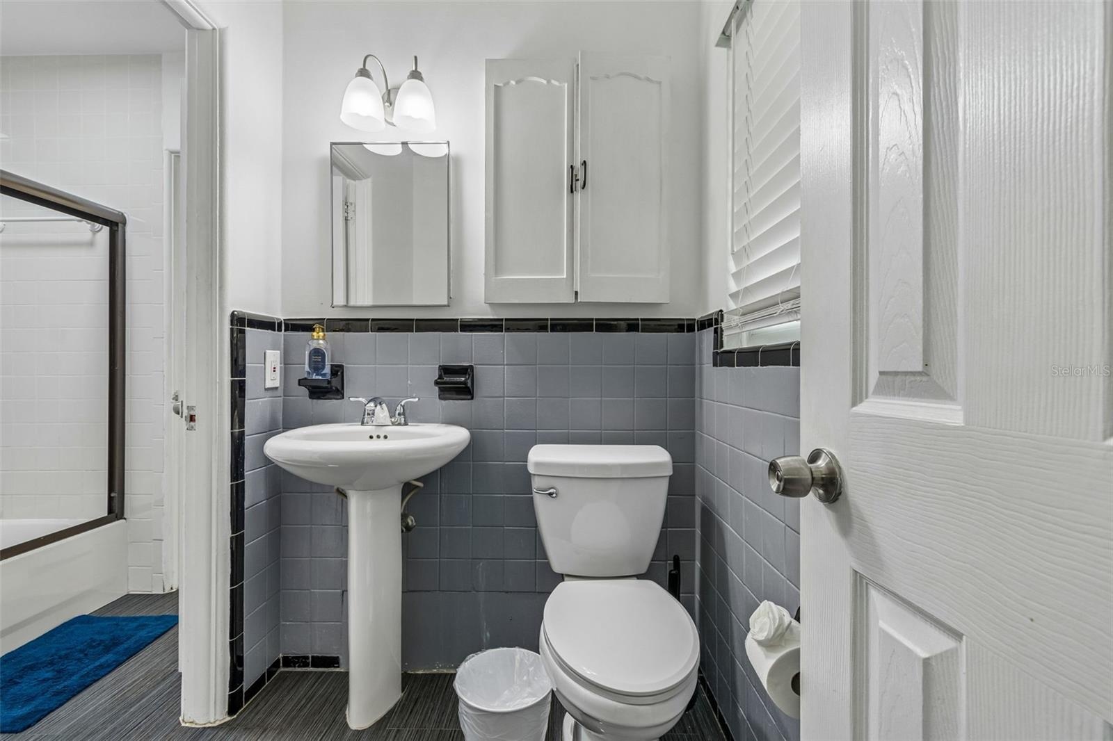 Bathroom off bedroom 3