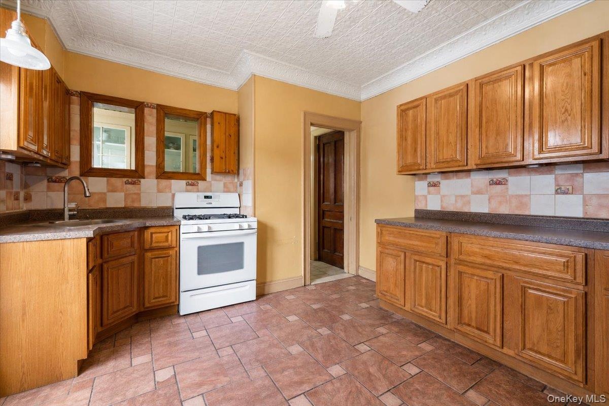 Eat in kitchen
