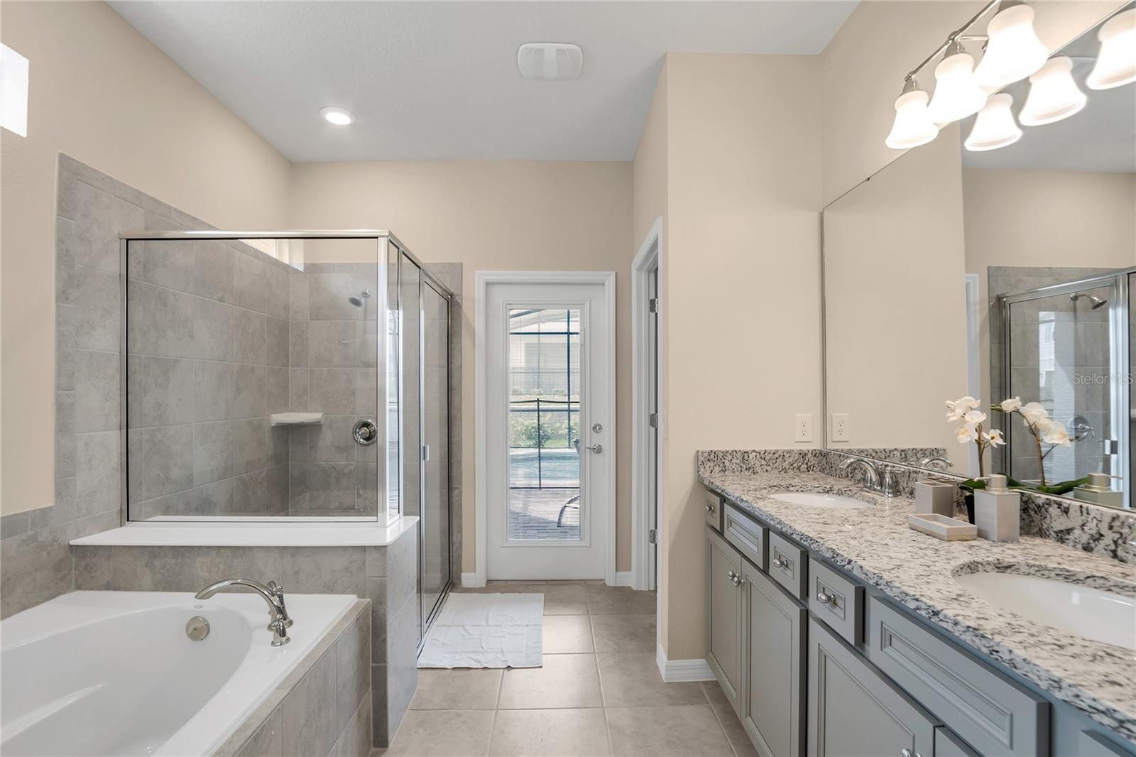 OWNER'S BATHROOM