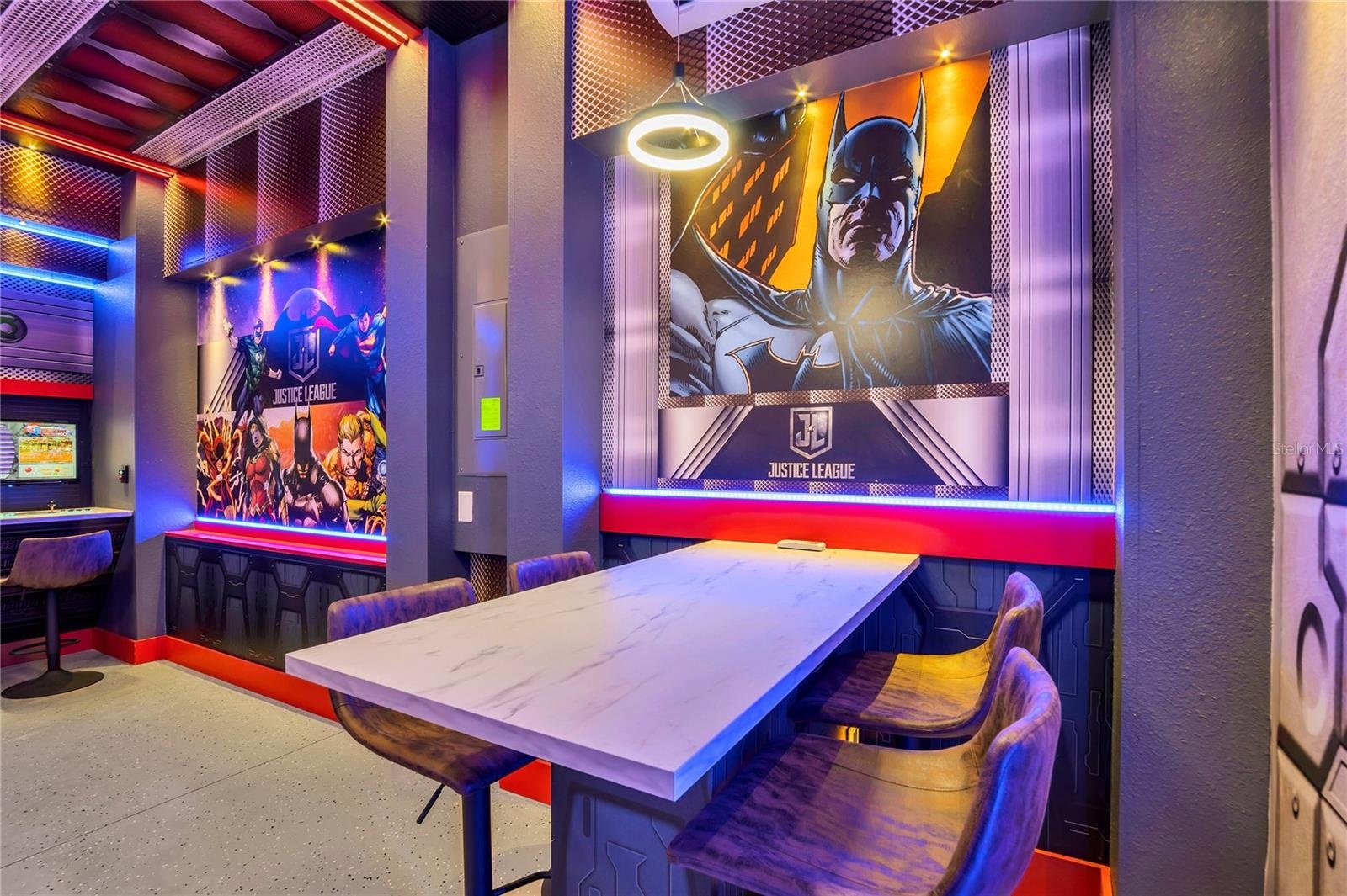 GARAGW GAME ROOM
