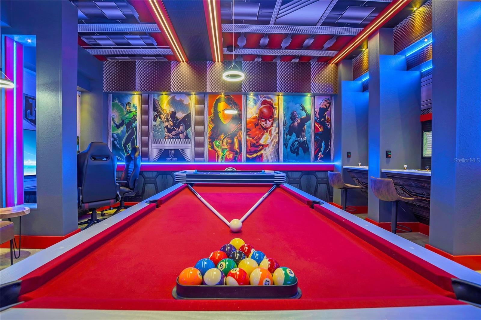 GARAGE GAMME ROOM