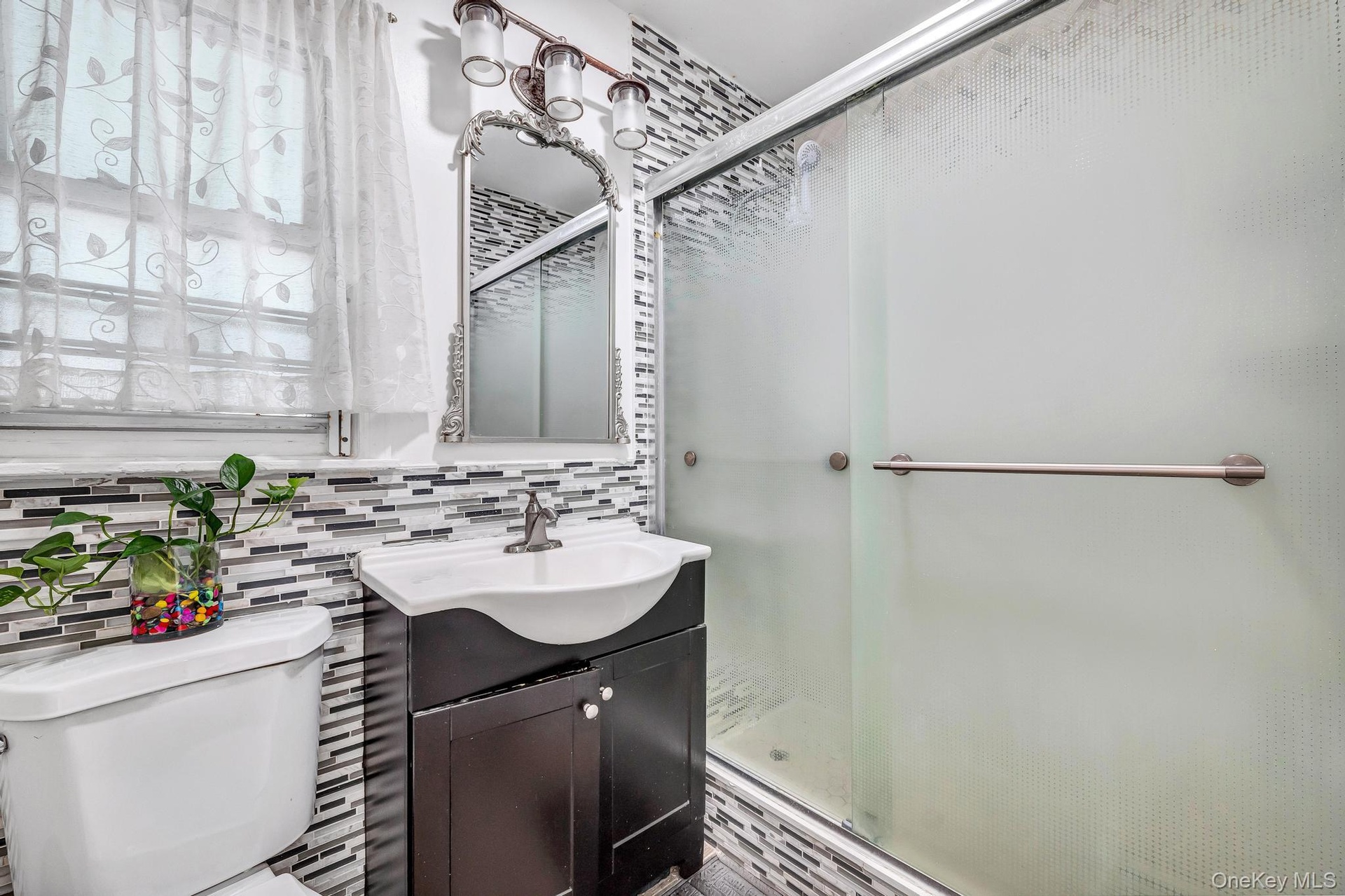Unit 1 bathroom