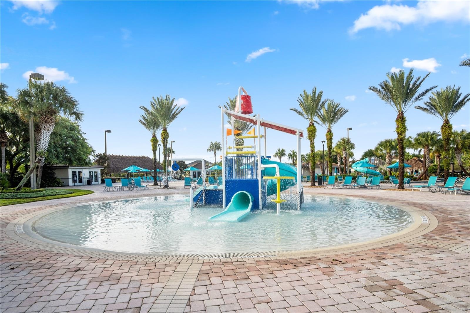 Oasis Club Resort Style Pool