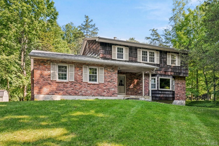 Welcome to the perfect colonial ... set back from the street, so much privacy.