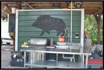 Cleaning Station walking-cooler
