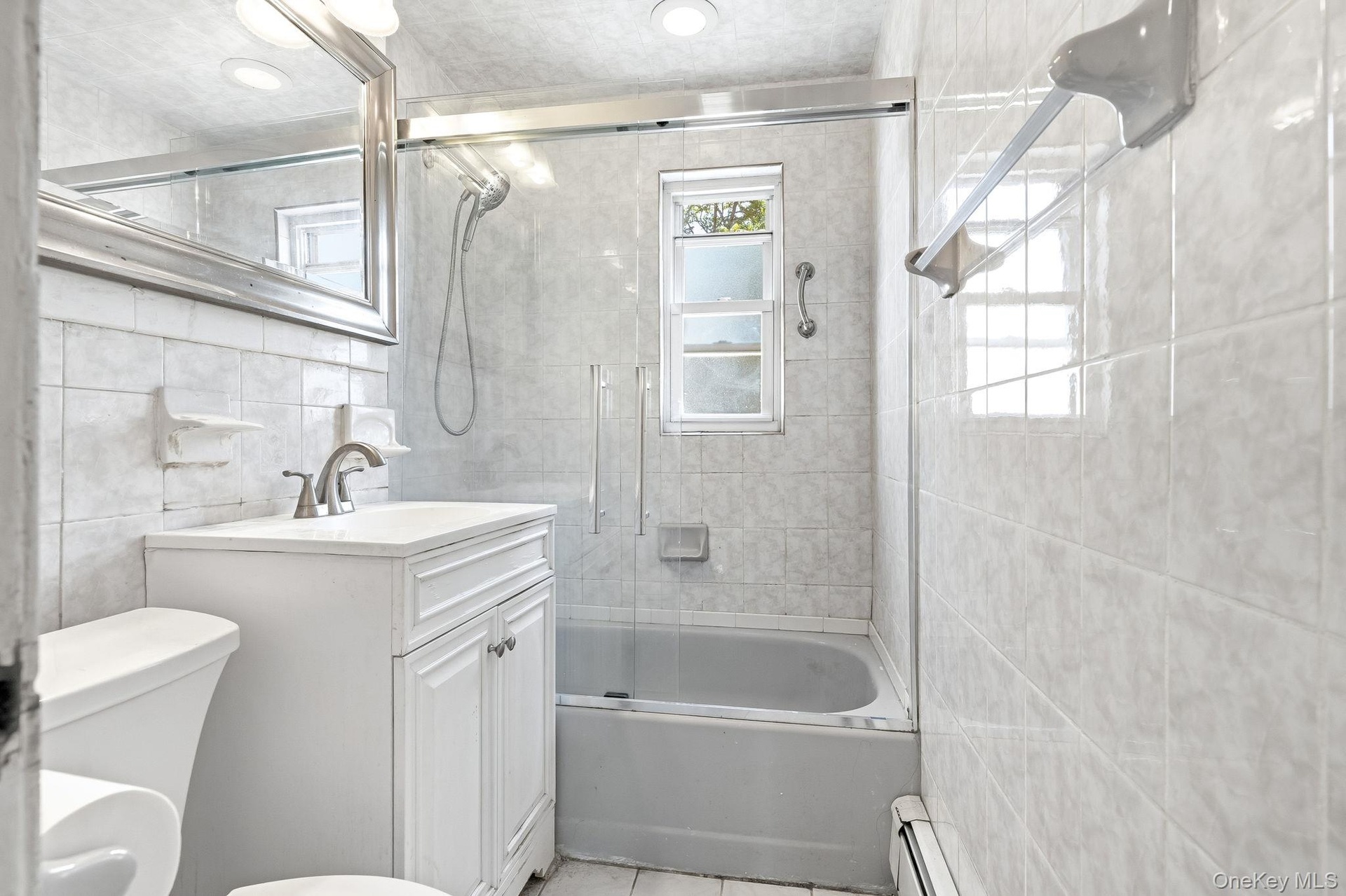 Upstairs Hall Bathroom.