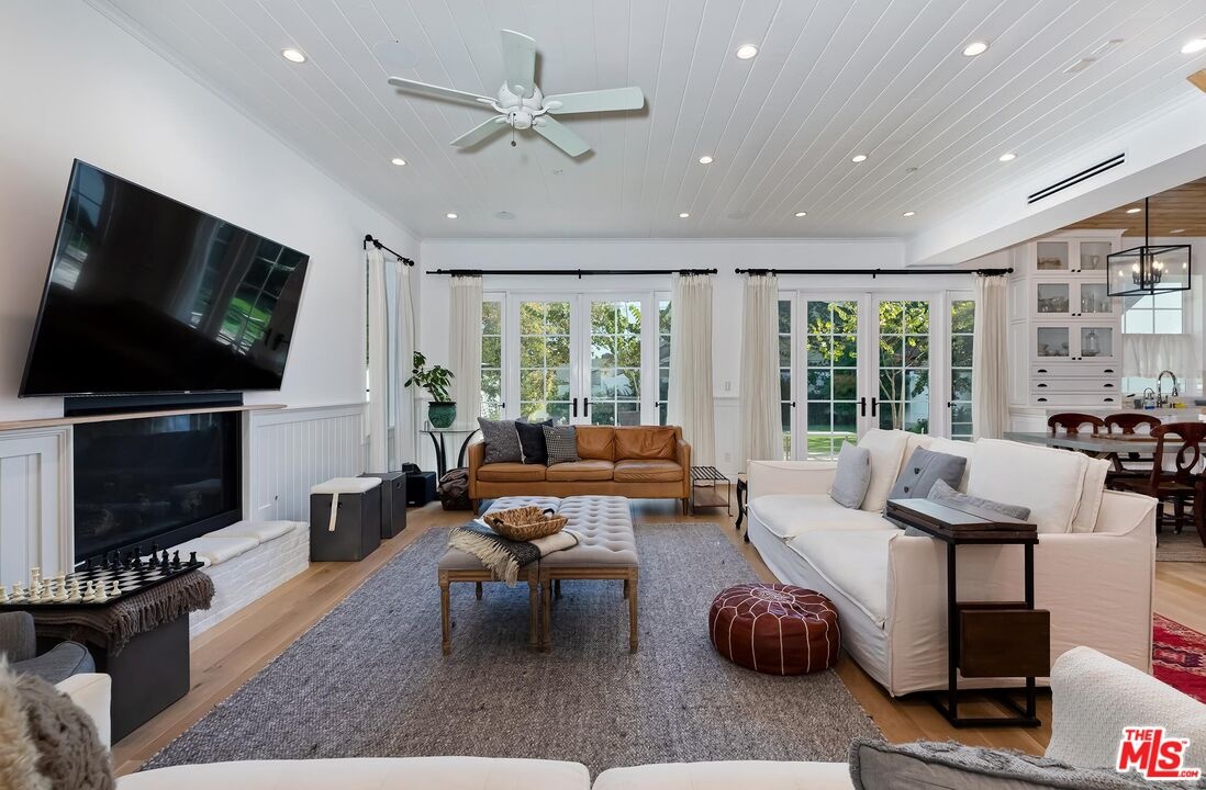 Family room area to rear