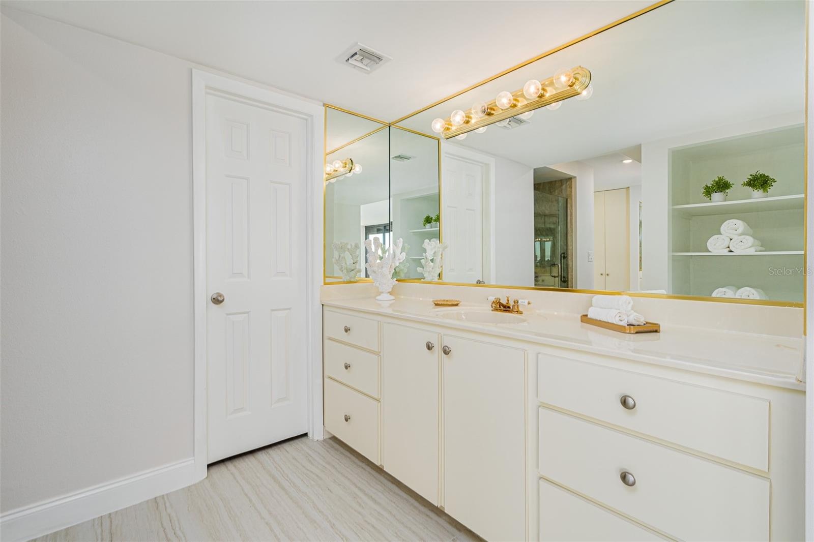 PRIMARY BEDROOM BATHROOM