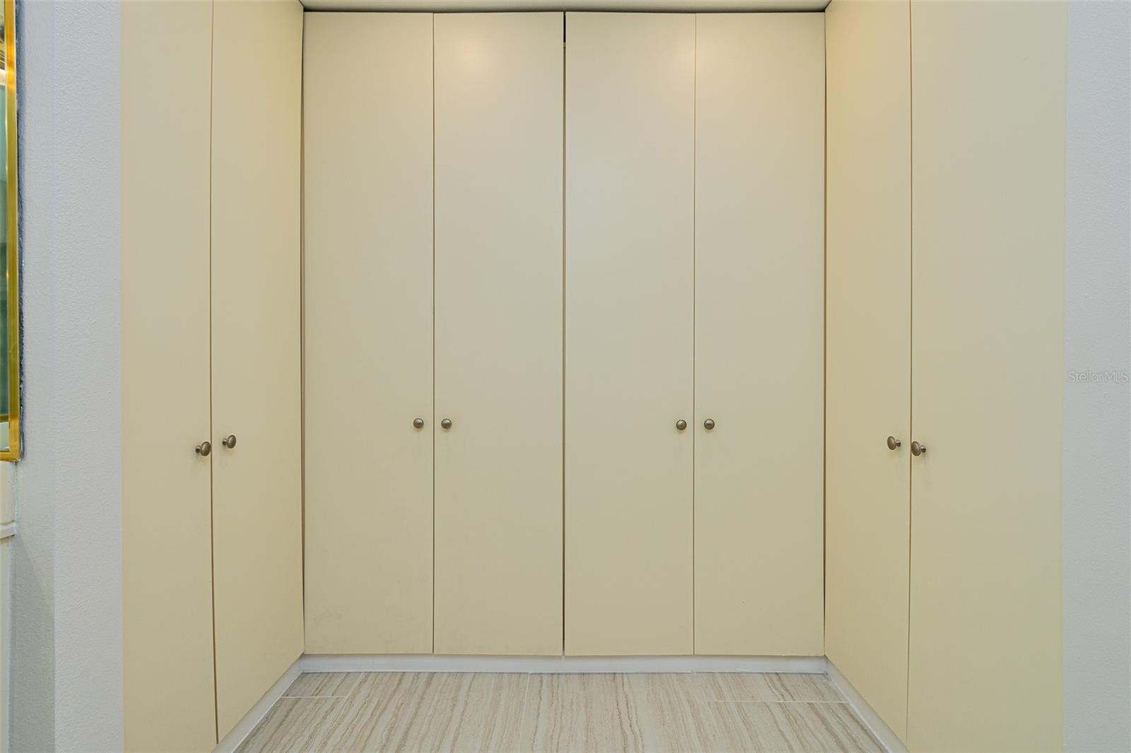 PRIMARY BEDROOM BATHROOM