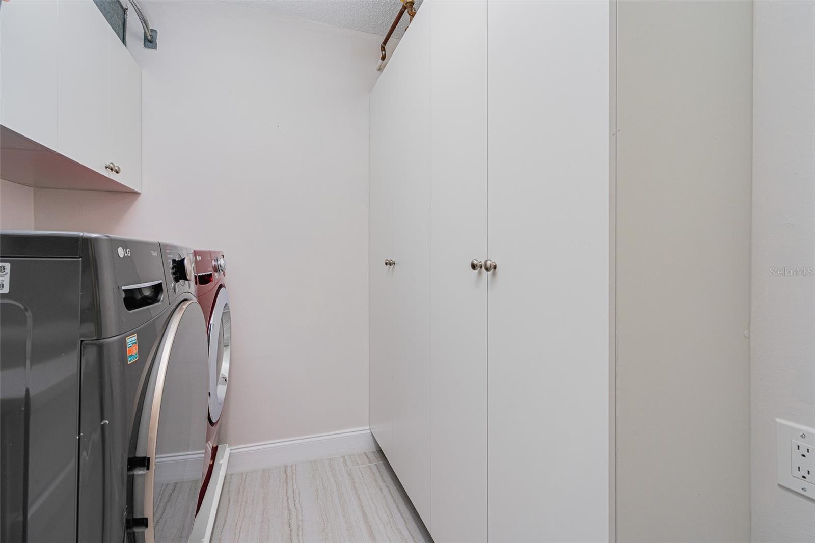 PRIMARY BEDROOM BATHROOM