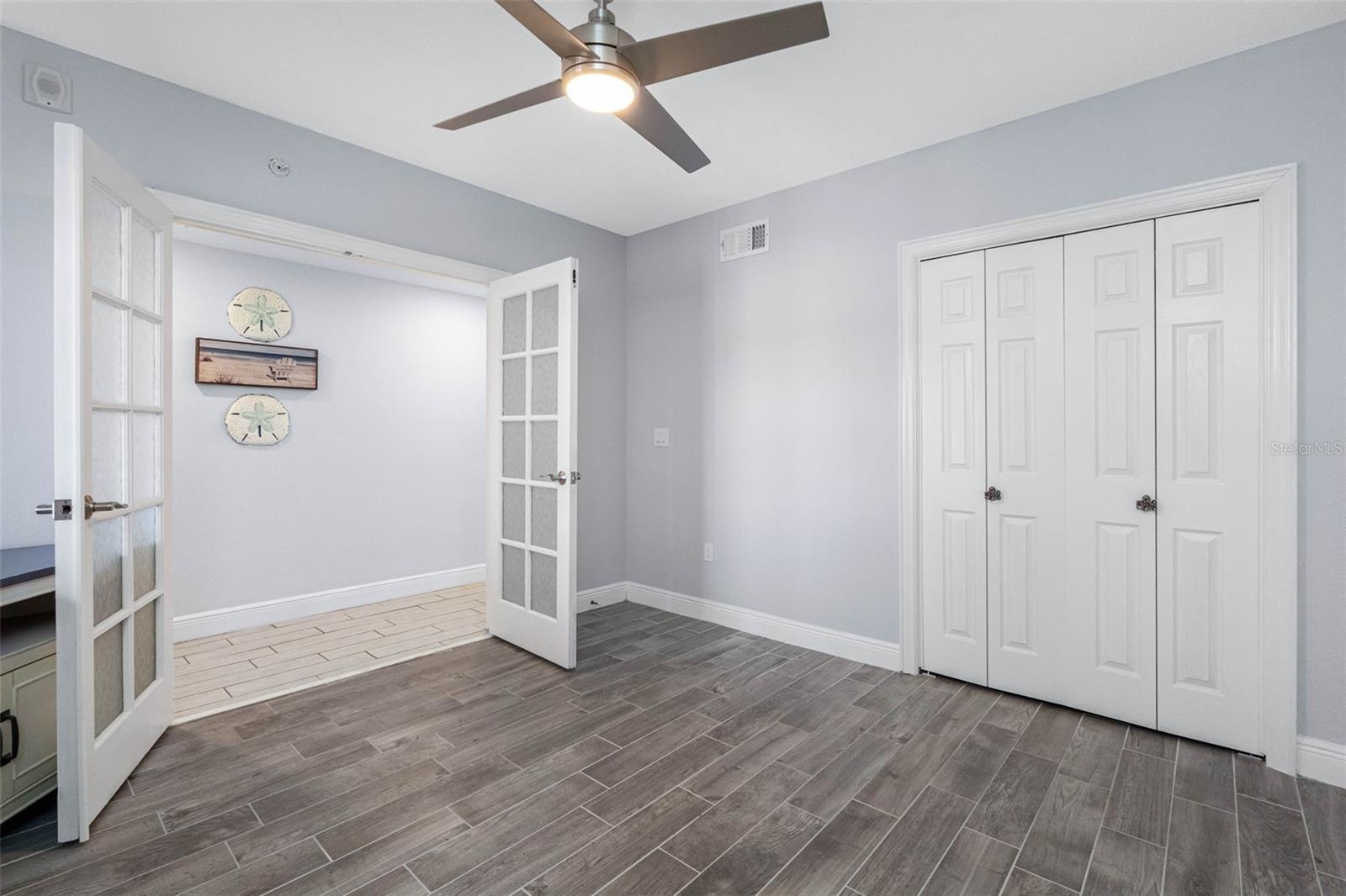 ... Guest Bedroom #2 Located on Main Floor By Entrance to Unit 403.