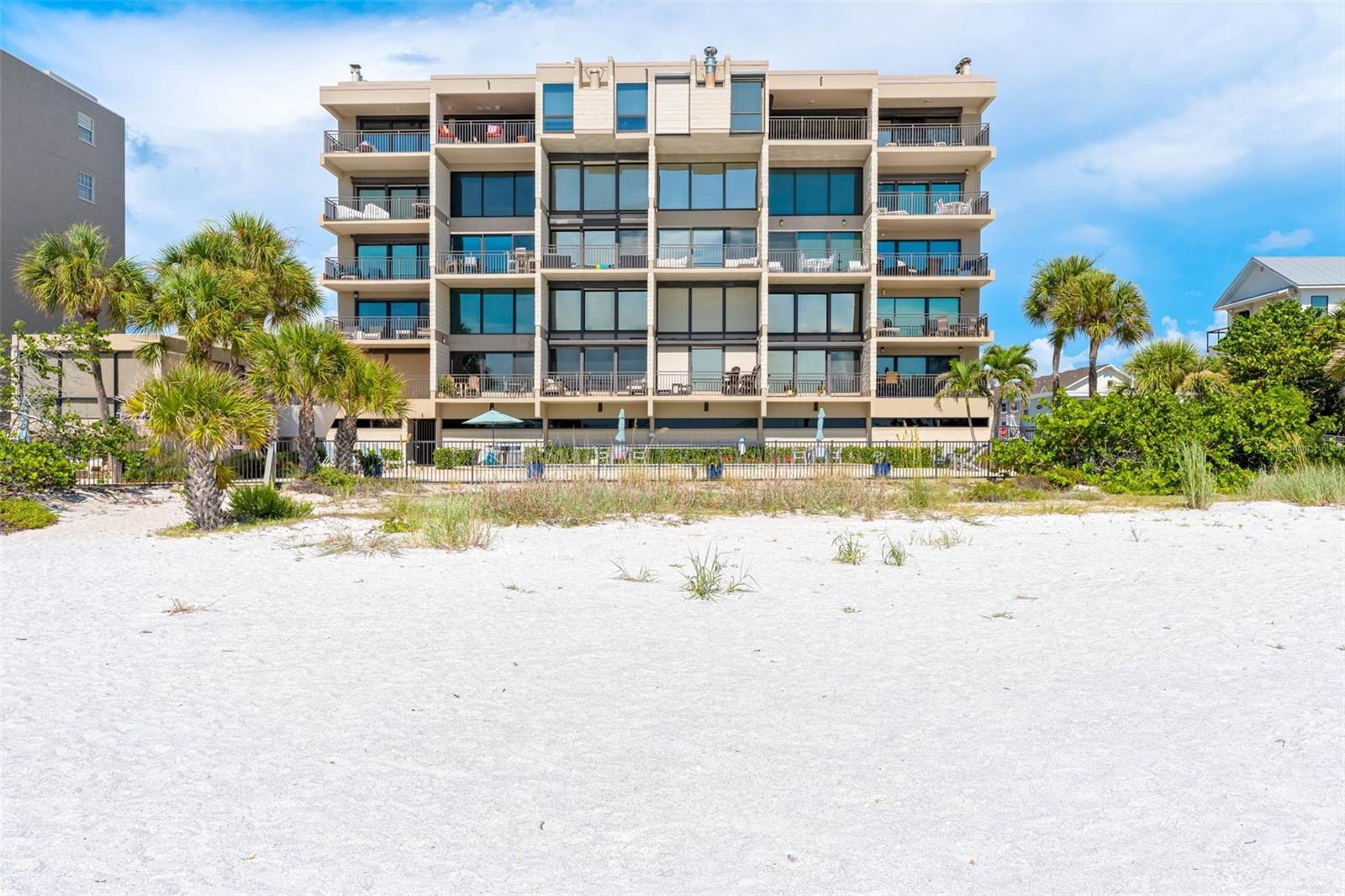 .. Small 18 Unit Private Complex - Perfect for full time residency or a part time beach getaway. Large Pets OK.. Welcome to Indian Shores Fl..