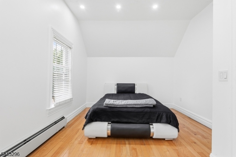 Bedroom 2 - with lighting