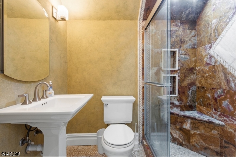 Second floor bathroom 2