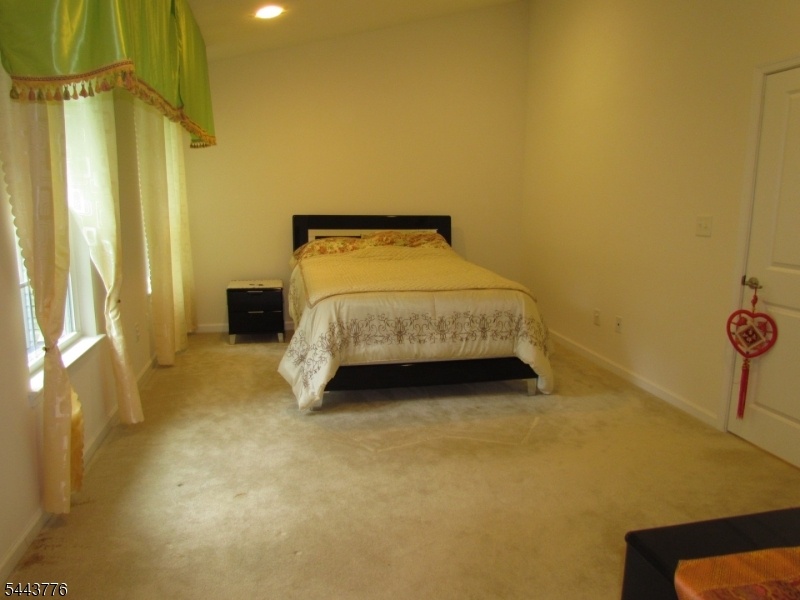 Master Bed Room -1