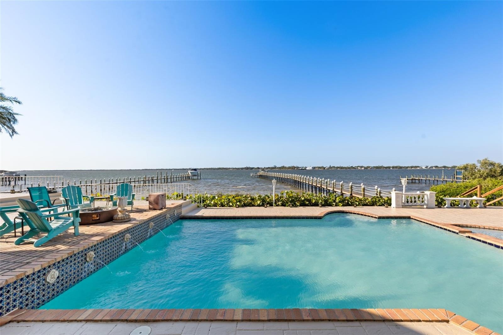 View over the pool to the Manatee River