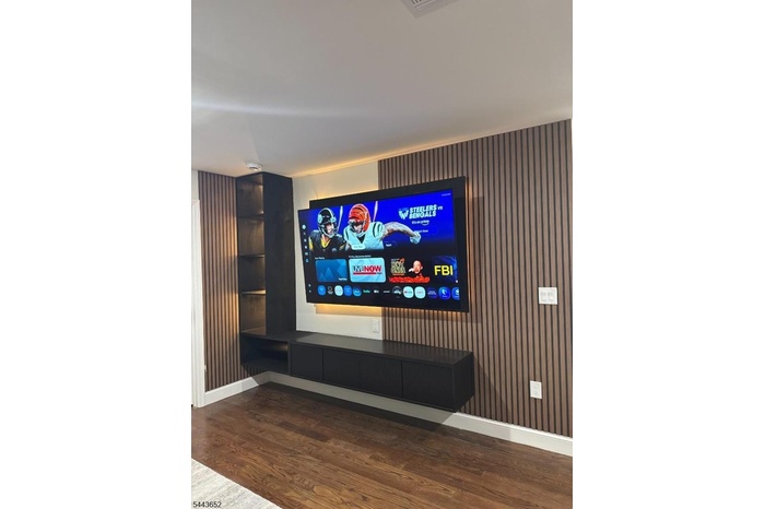 Tv wall