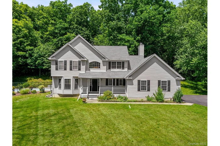 Welcome to 32 Robinson Lane !