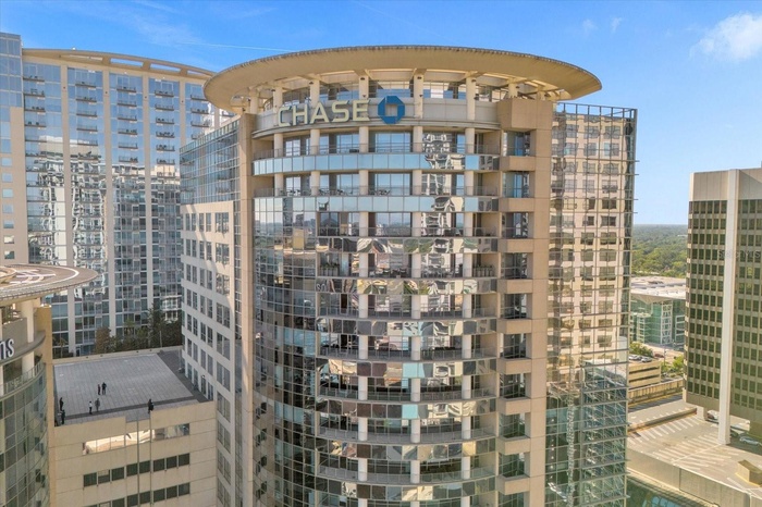 Experience premium office space in one of Downtown Orlando’s most iconic Class A towers!