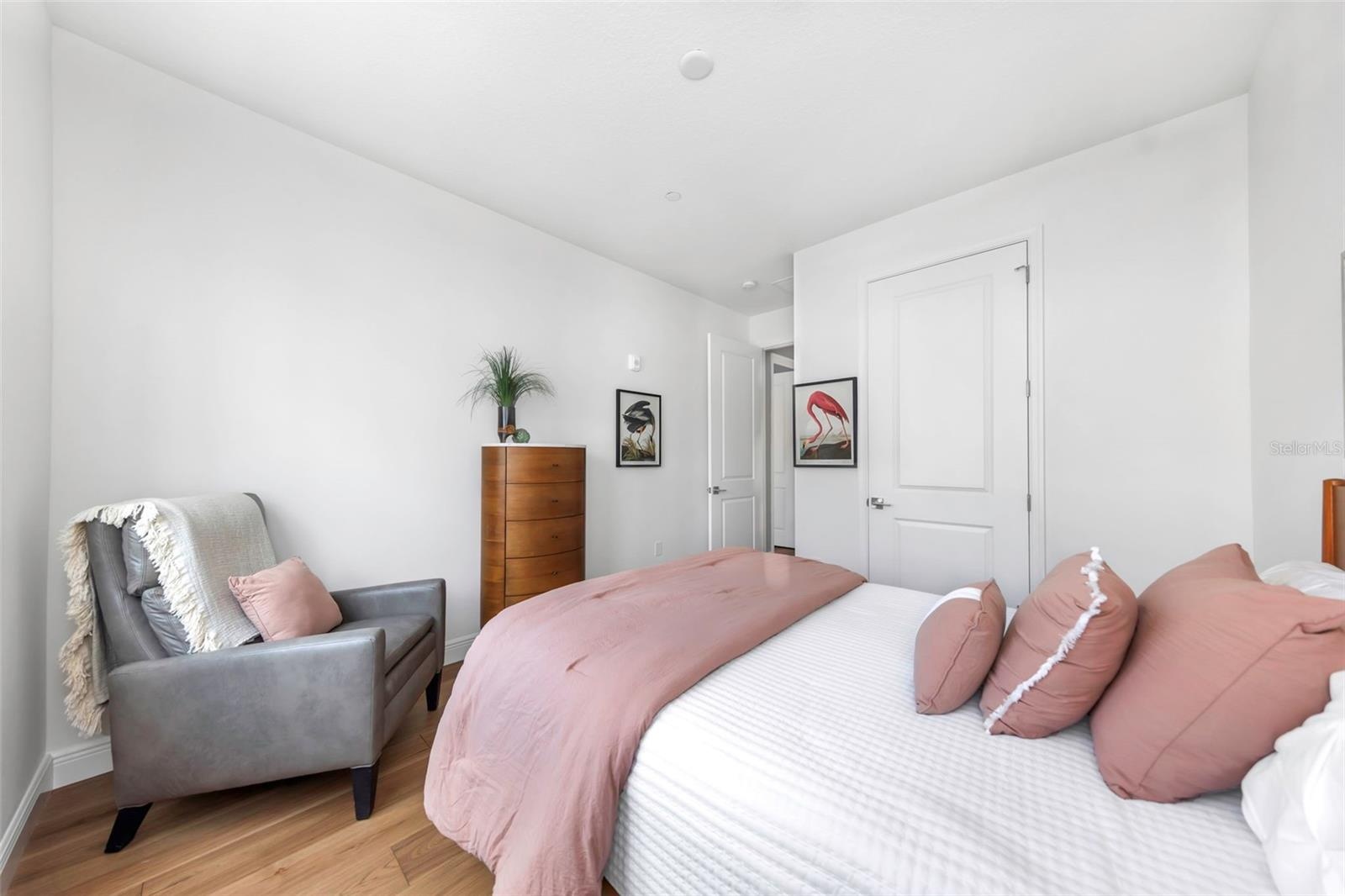 2nd bedroom