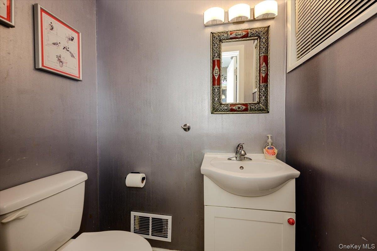 1/2 Bath in Lower level