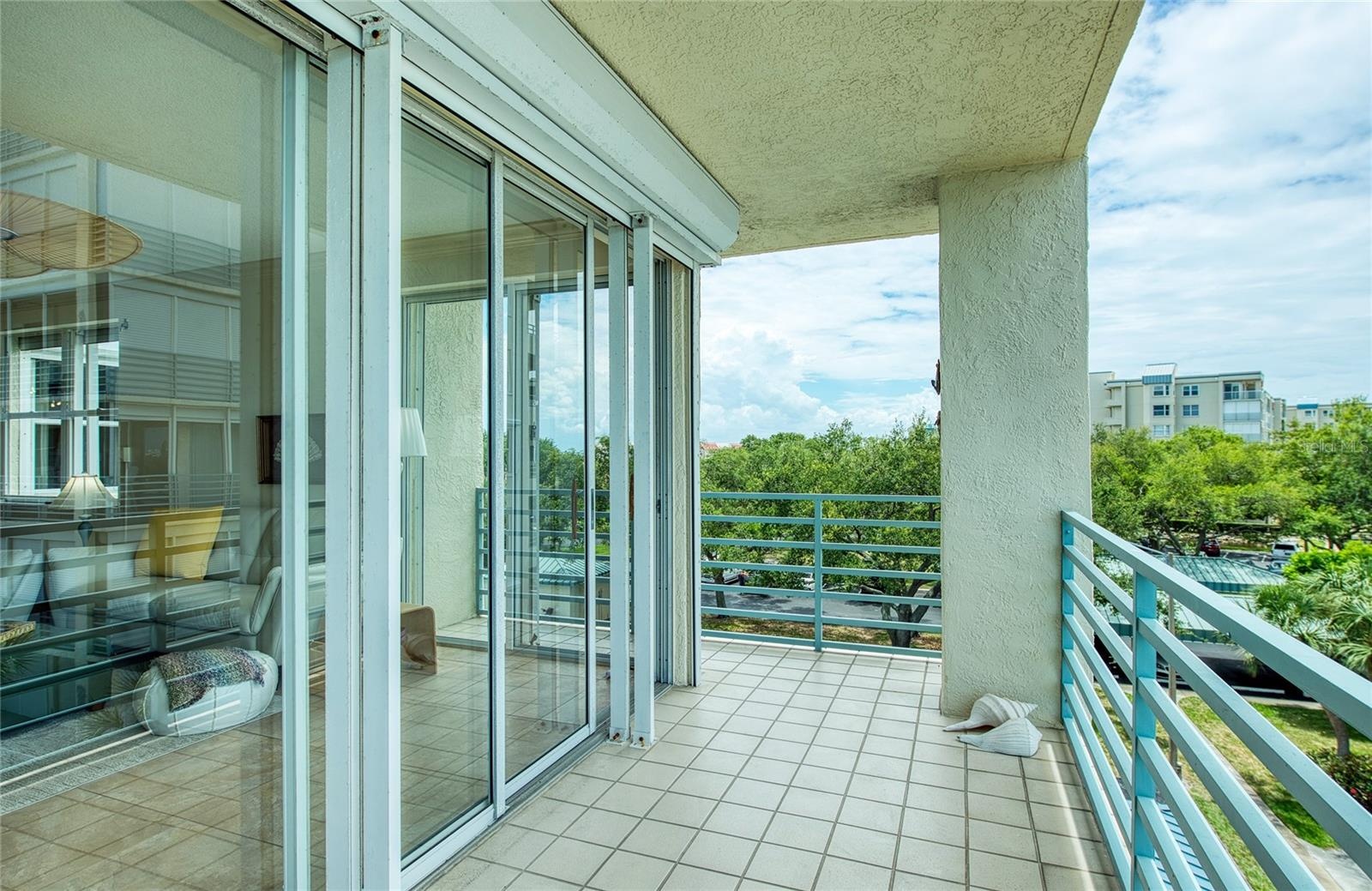 Large wrap around balcony for entertaining