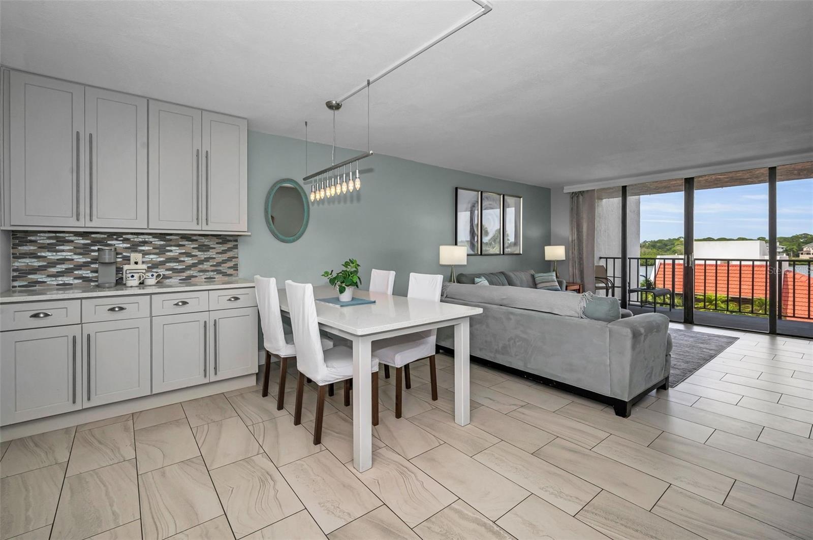 Buffet and Breakfast Bar