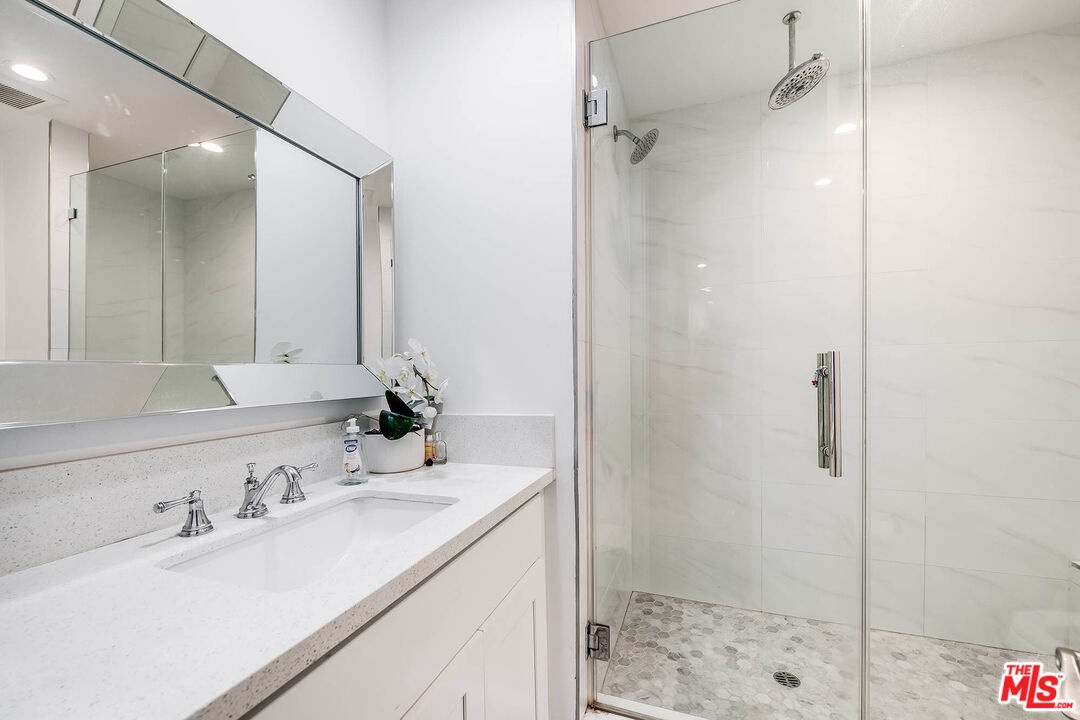secondary bathroom