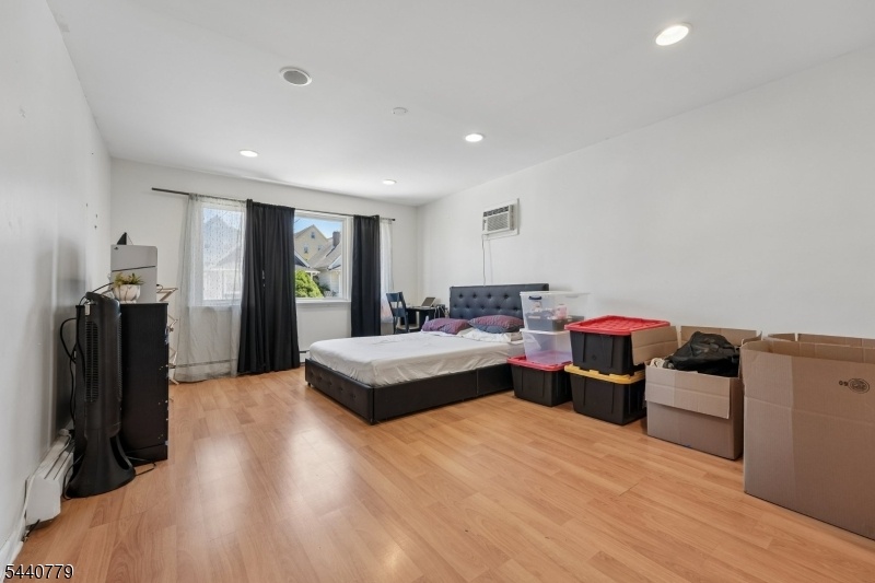 Bedroom/Living room