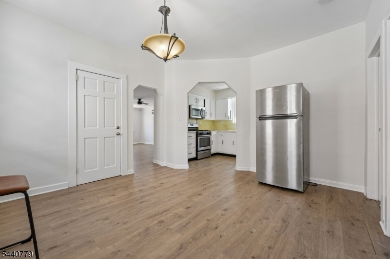 Livingroom into Kitchen