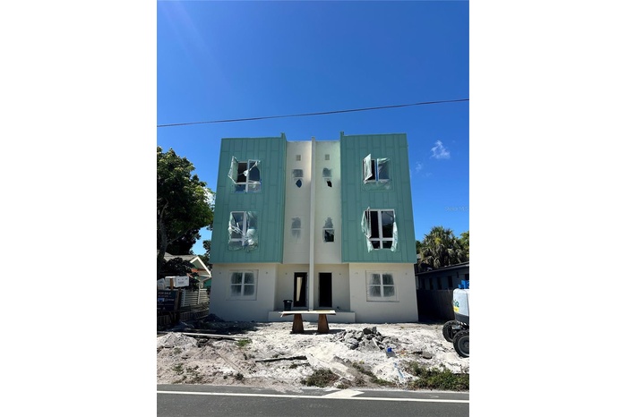 3-story, modern design