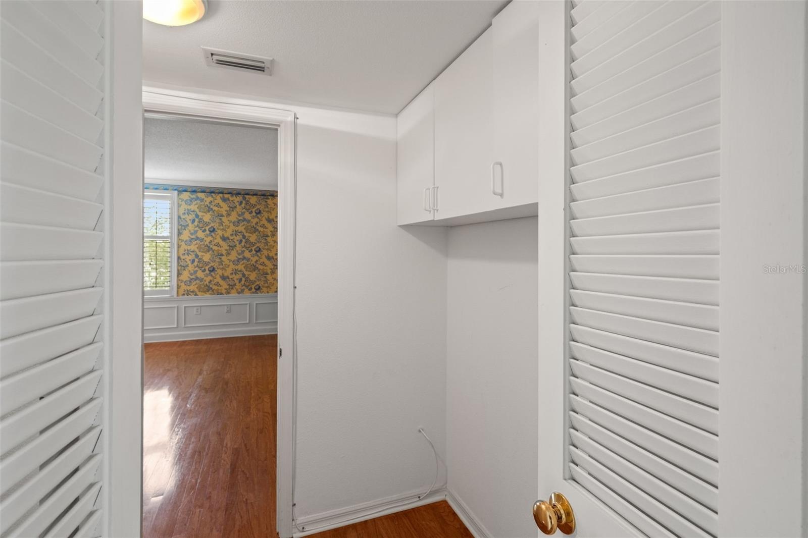 Closet space between den and 2nd bedroom