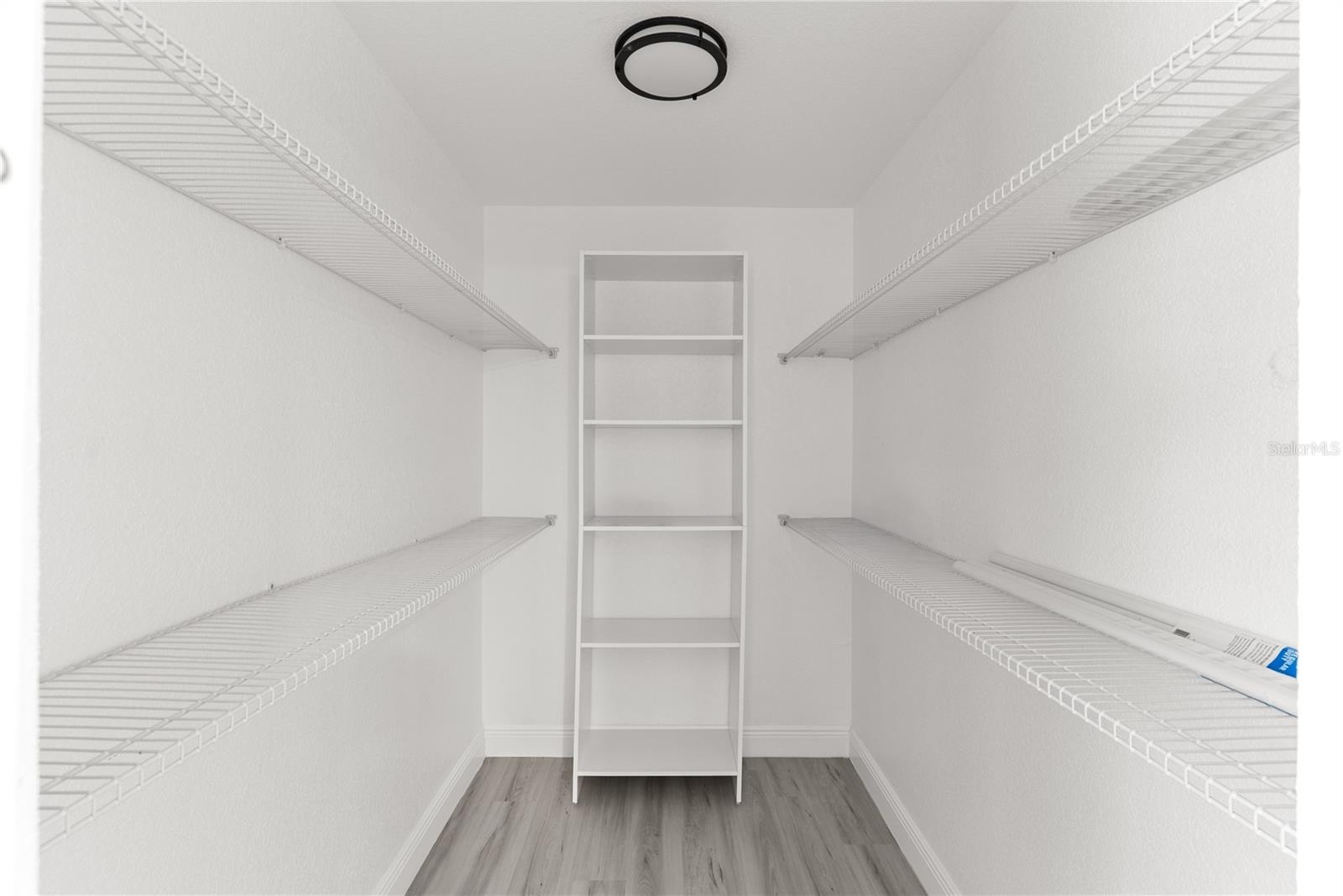 walk in closet
