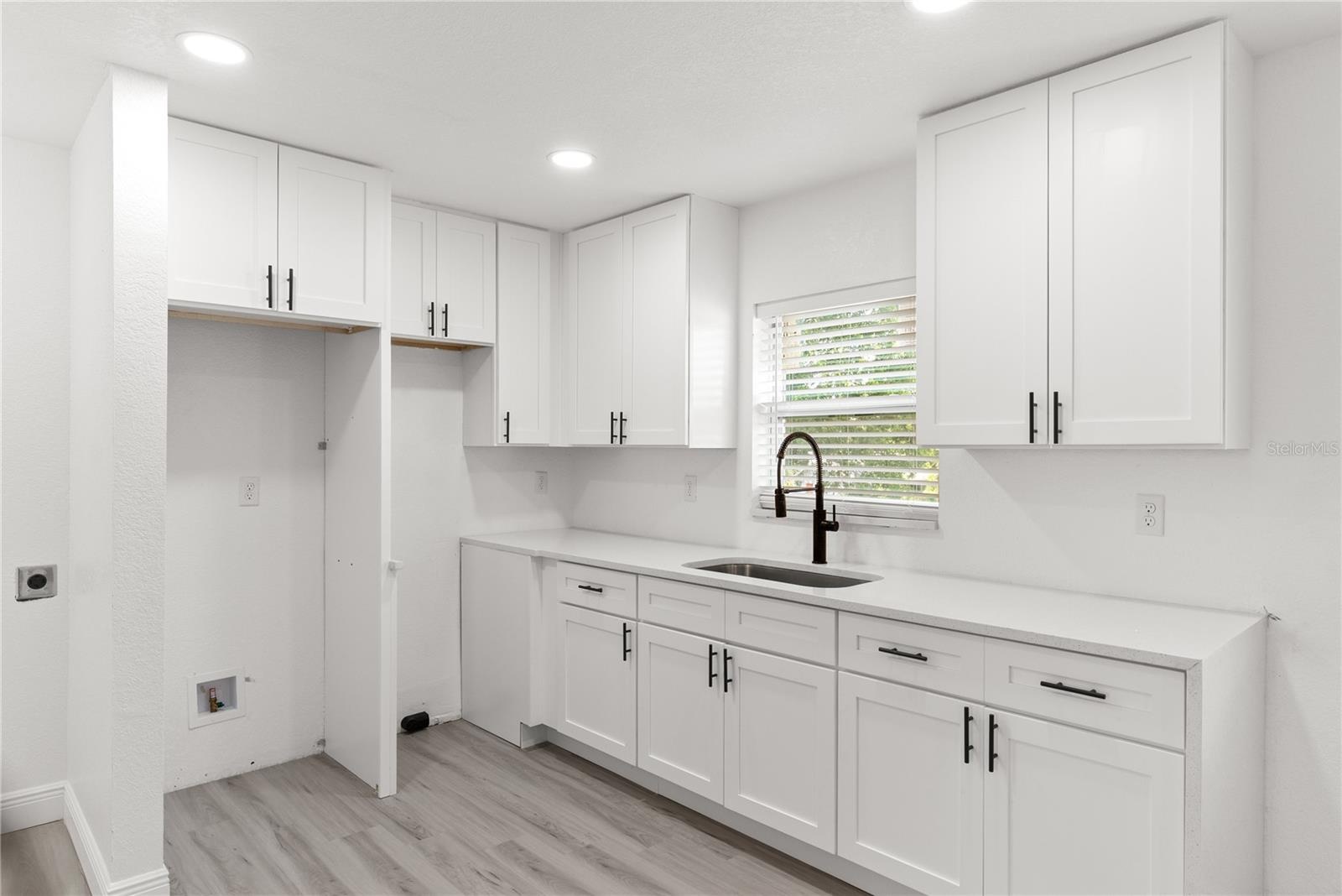apartment kichen
