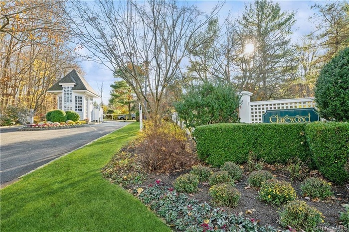 Welcome to Clarewood, Gated Community in Hastings with 46 acres featuring Pool, Tennis, Clubhouse, gym and playground