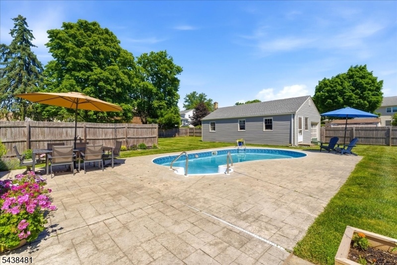 Pool & Patio